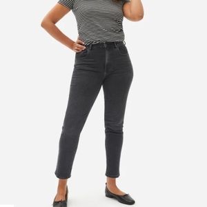 Everlane NWOT Curvy Cheeky Jean 29 faded black